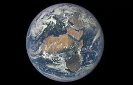 Под каким углом наклонена Земля